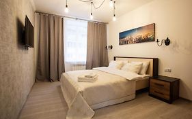 Ultra Lux 3 Rooms Apartment Near Arena City